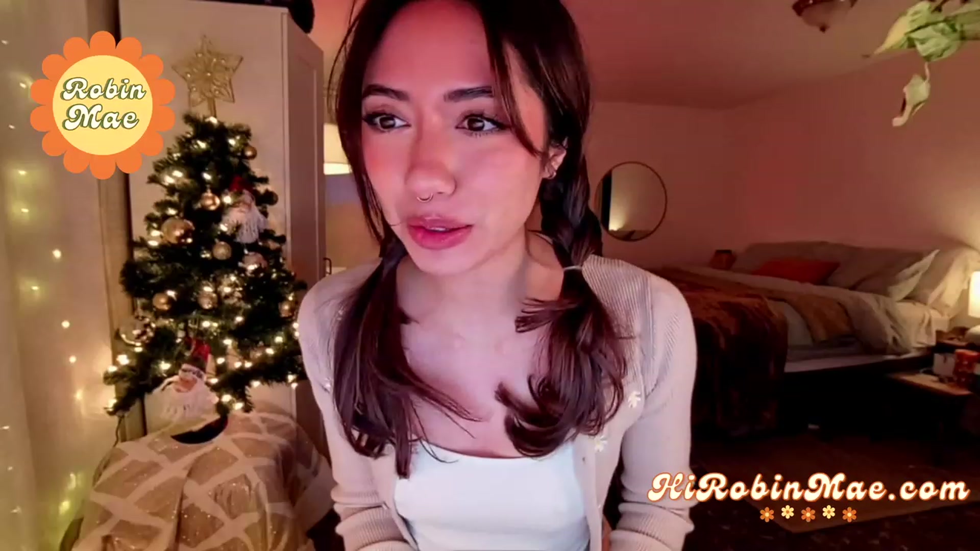 Gallery image thumbnail from RobinMae's myfreecams stream on, 12/06/2022, 01:21 image 8 of 20