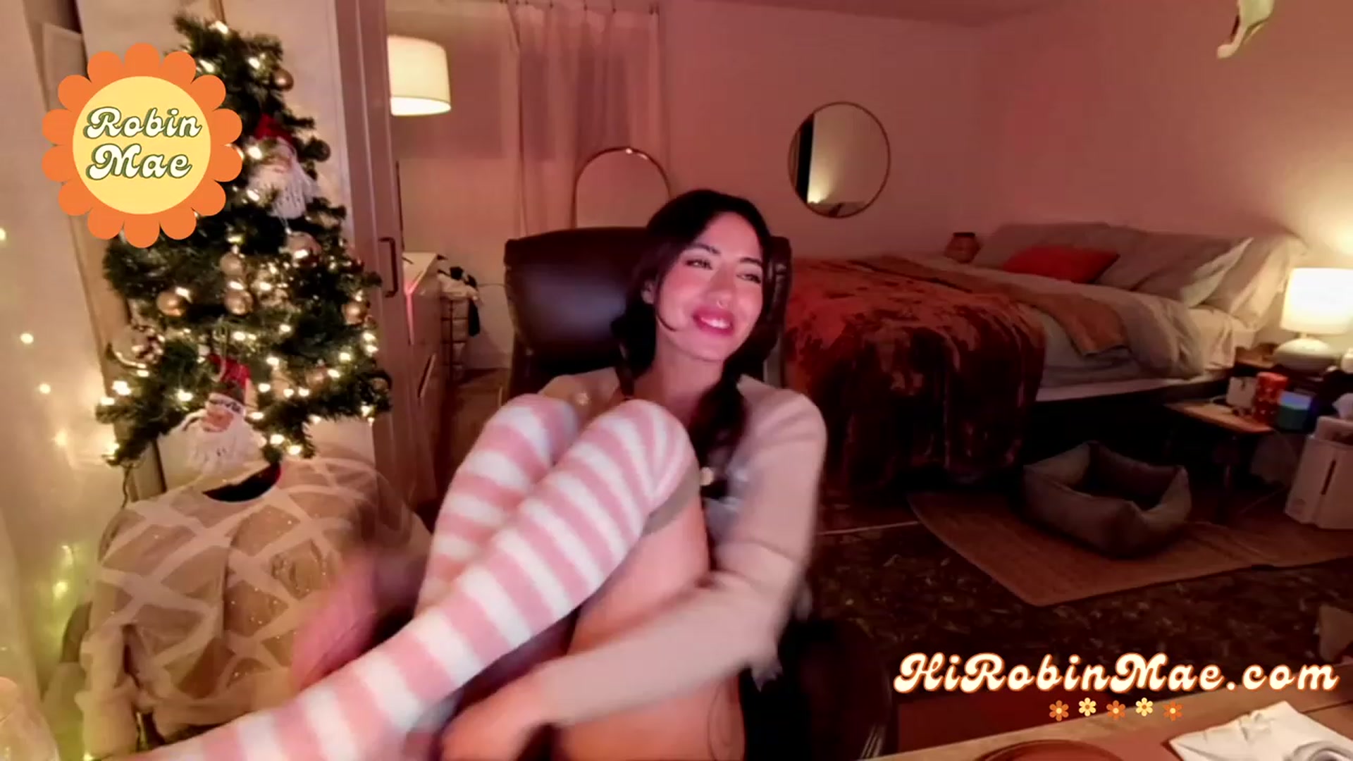 Gallery image thumbnail from RobinMae's myfreecams stream on, 12/06/2022, 03:03 image 20 of 20