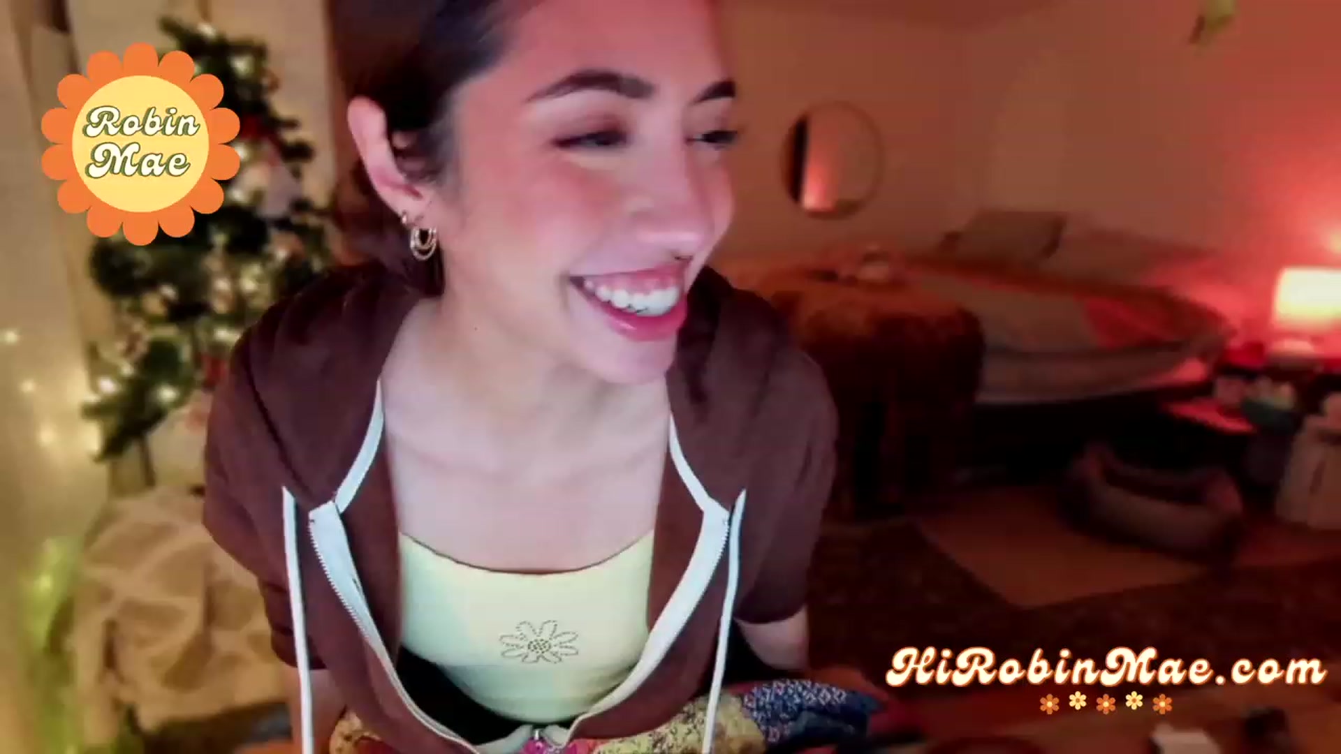 Gallery image thumbnail from RobinMae's myfreecams stream on, 12/07/2022, 03:00 image 3 of 20