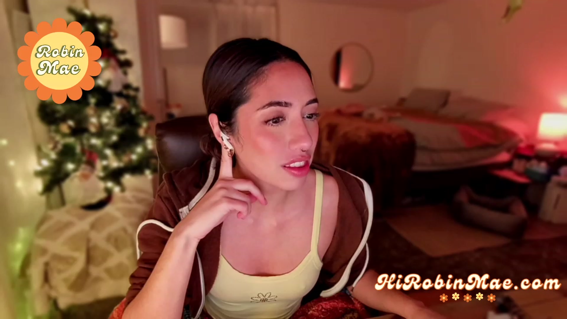 Gallery image thumbnail from RobinMae's myfreecams stream on, 12/07/2022, 03:00 image 12 of 20