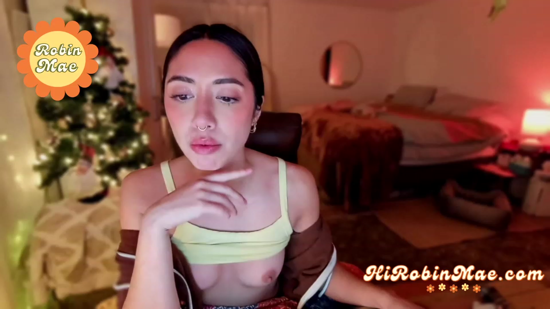 Gallery image thumbnail from RobinMae's myfreecams stream on, 12/07/2022, 03:00 image 9 of 20