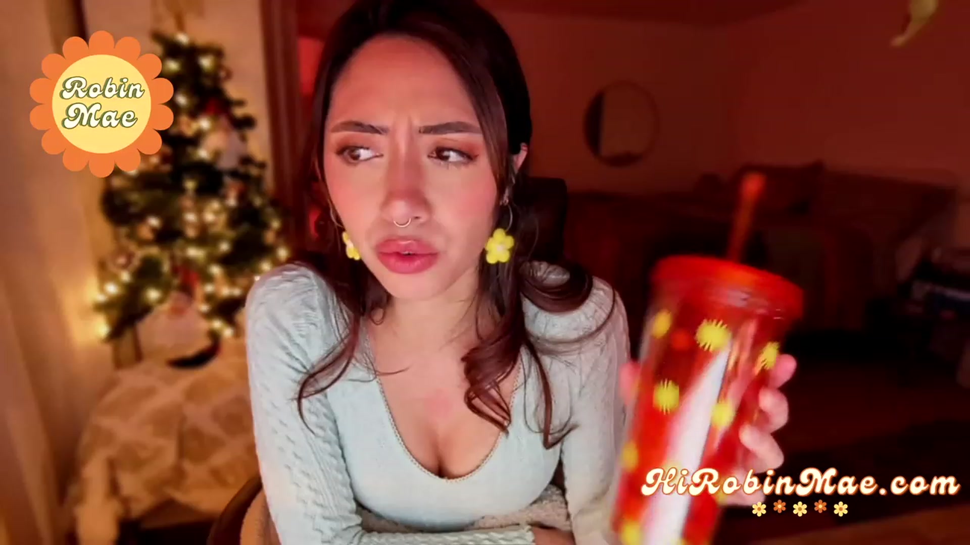 Gallery image thumbnail from RobinMae's myfreecams stream on, 12/10/2022, 05:31 image 4 of 20