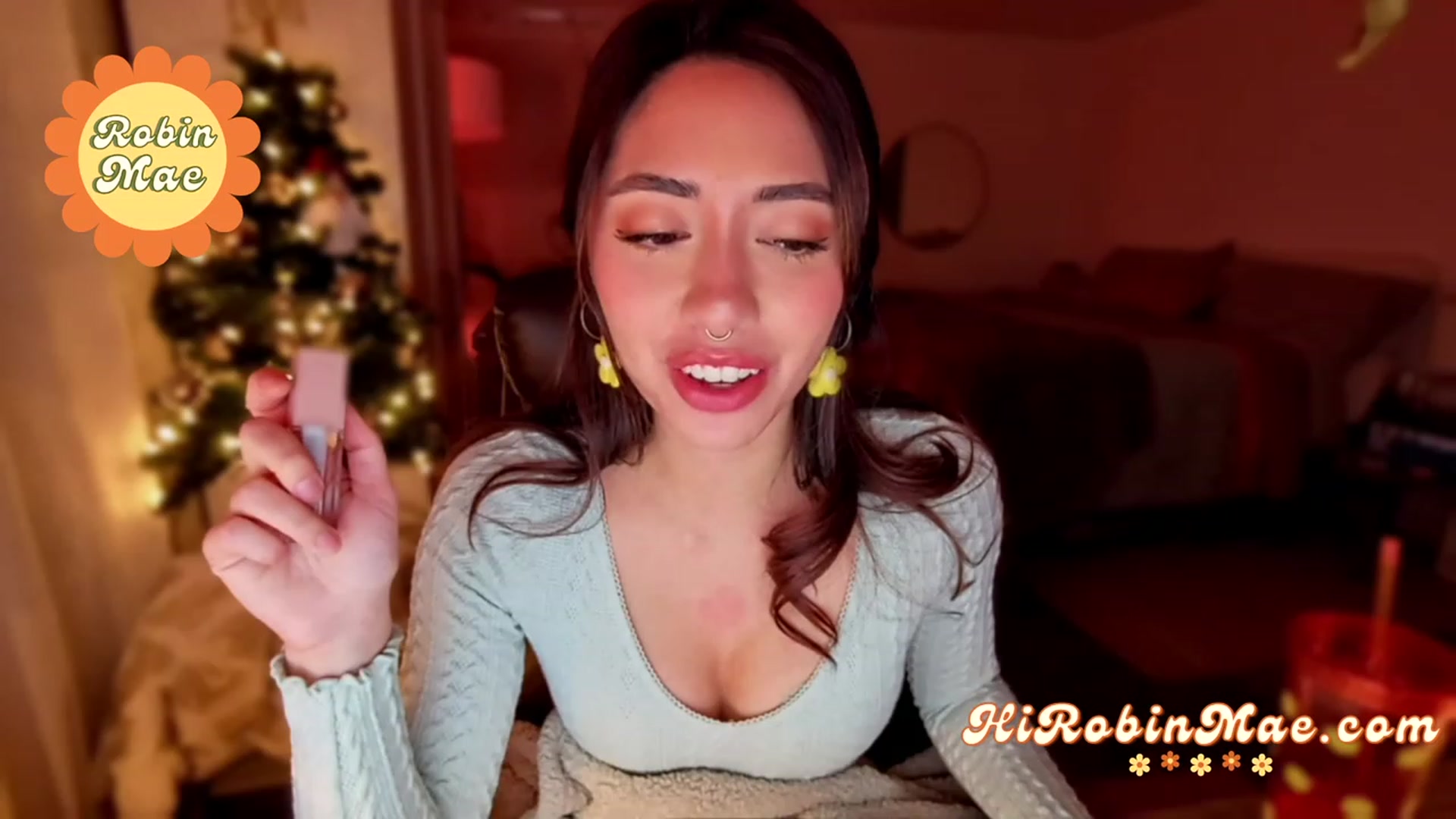 Gallery image thumbnail from RobinMae's myfreecams stream on, 12/10/2022, 05:31 image 3 of 20