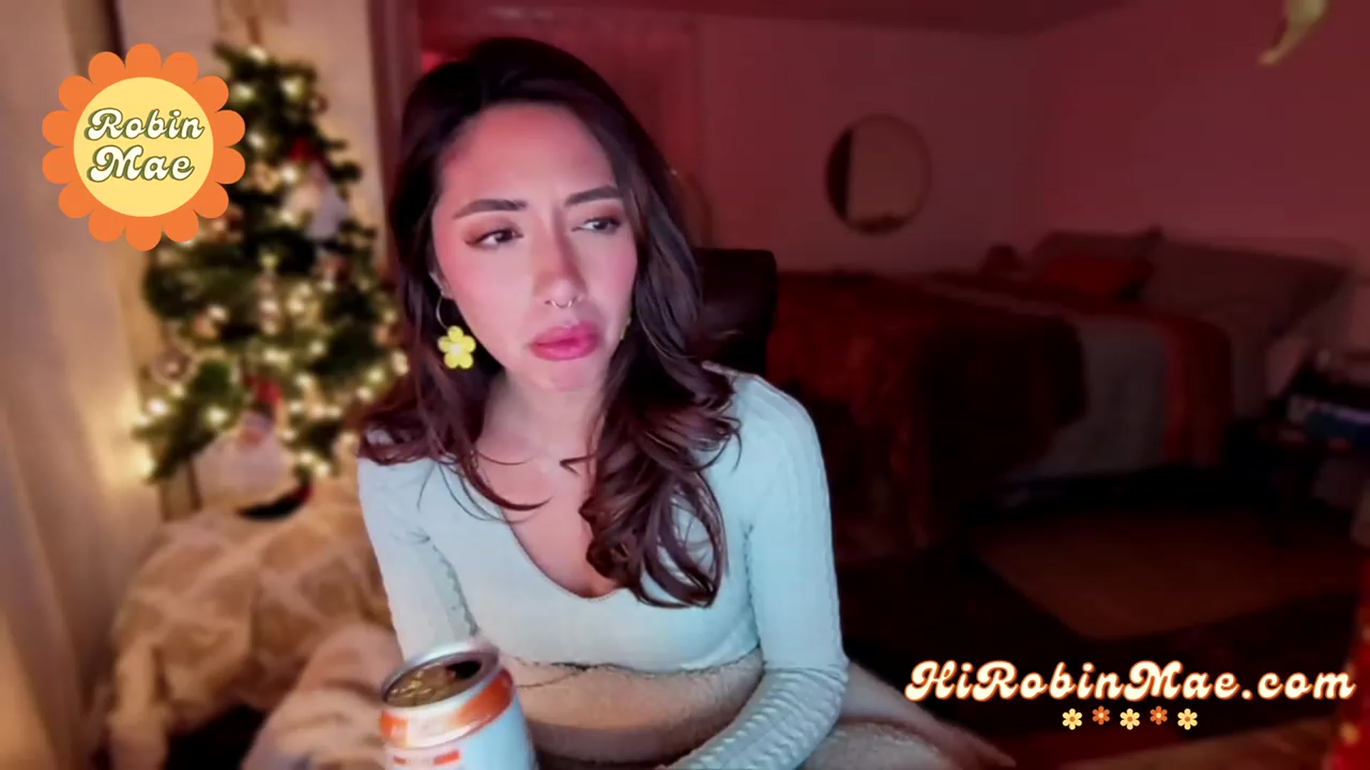 Gallery image thumbnail from RobinMae's myfreecams stream on, 12/10/2022, 05:31 image 17 of 20