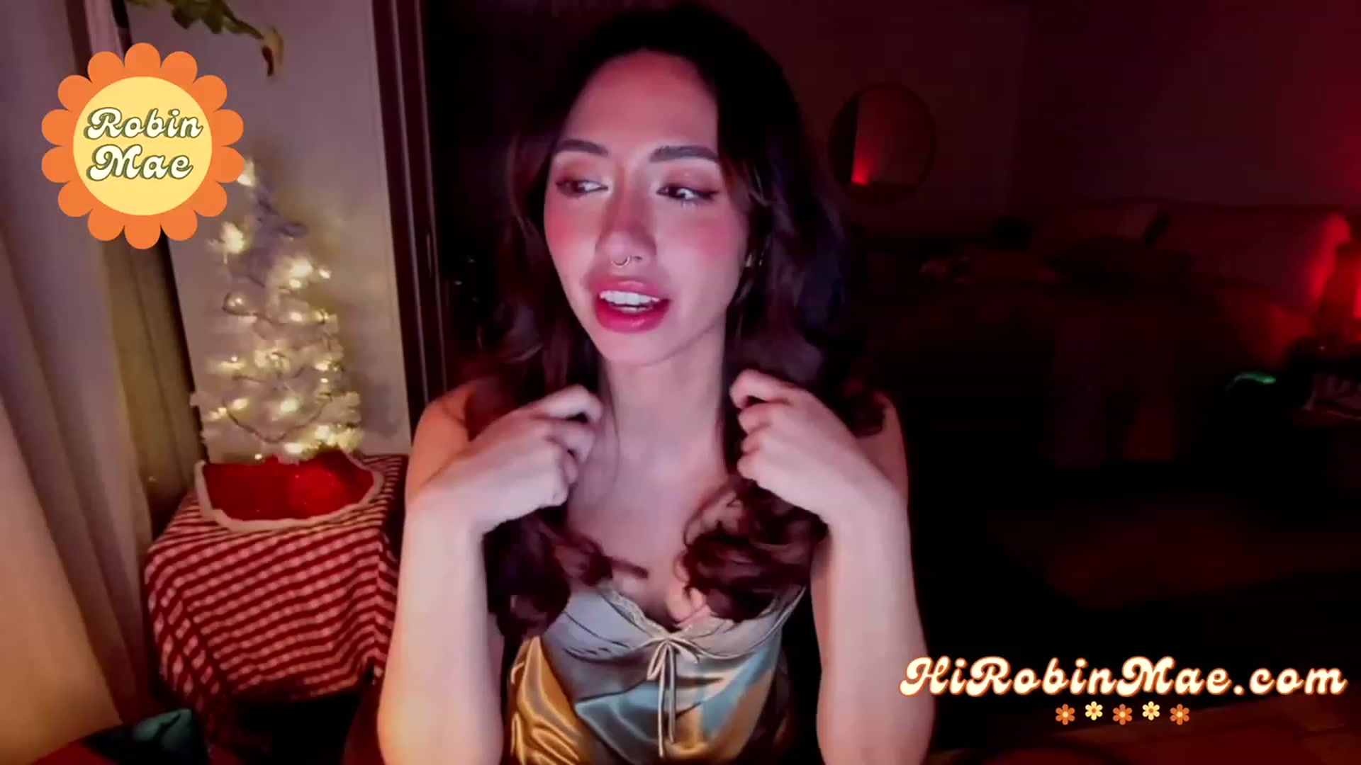 Gallery image thumbnail from RobinMae's myfreecams stream on, 12/16/2022, 04:19 image 14 of 20