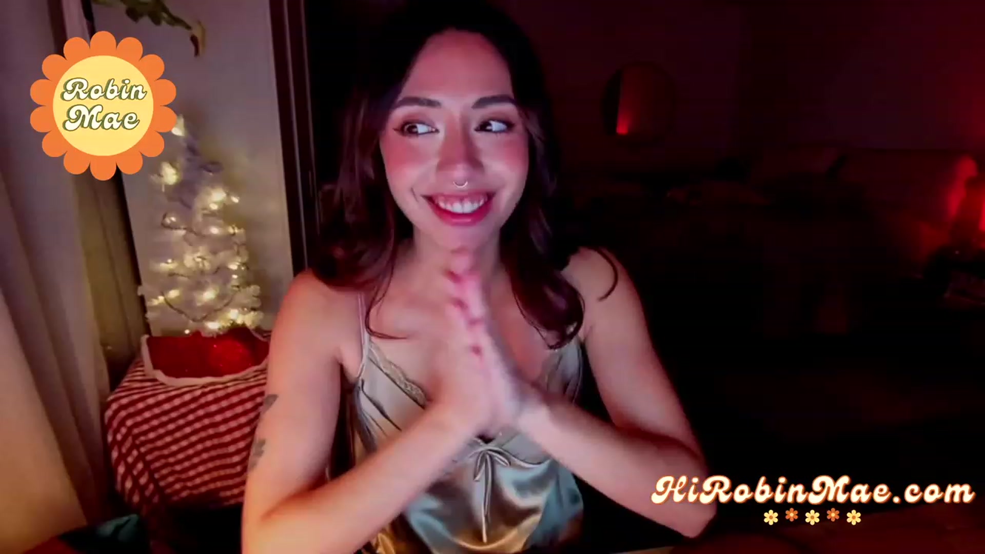 Gallery image thumbnail from RobinMae's myfreecams stream on, 12/16/2022, 04:19 image 11 of 20