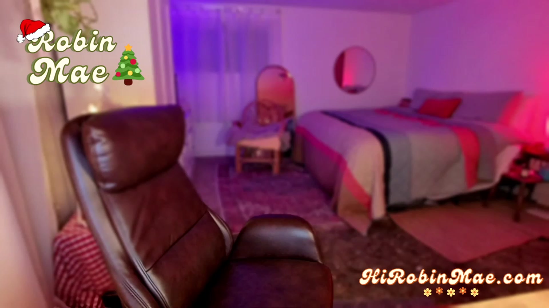 Gallery image thumbnail from RobinMae's myfreecams stream on, 12/20/2022, 06:52 image 8 of 20
