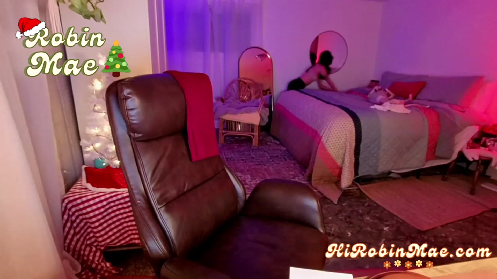 Gallery image thumbnail from RobinMae's myfreecams stream on, 12/20/2022, 06:52 image 20 of 20
