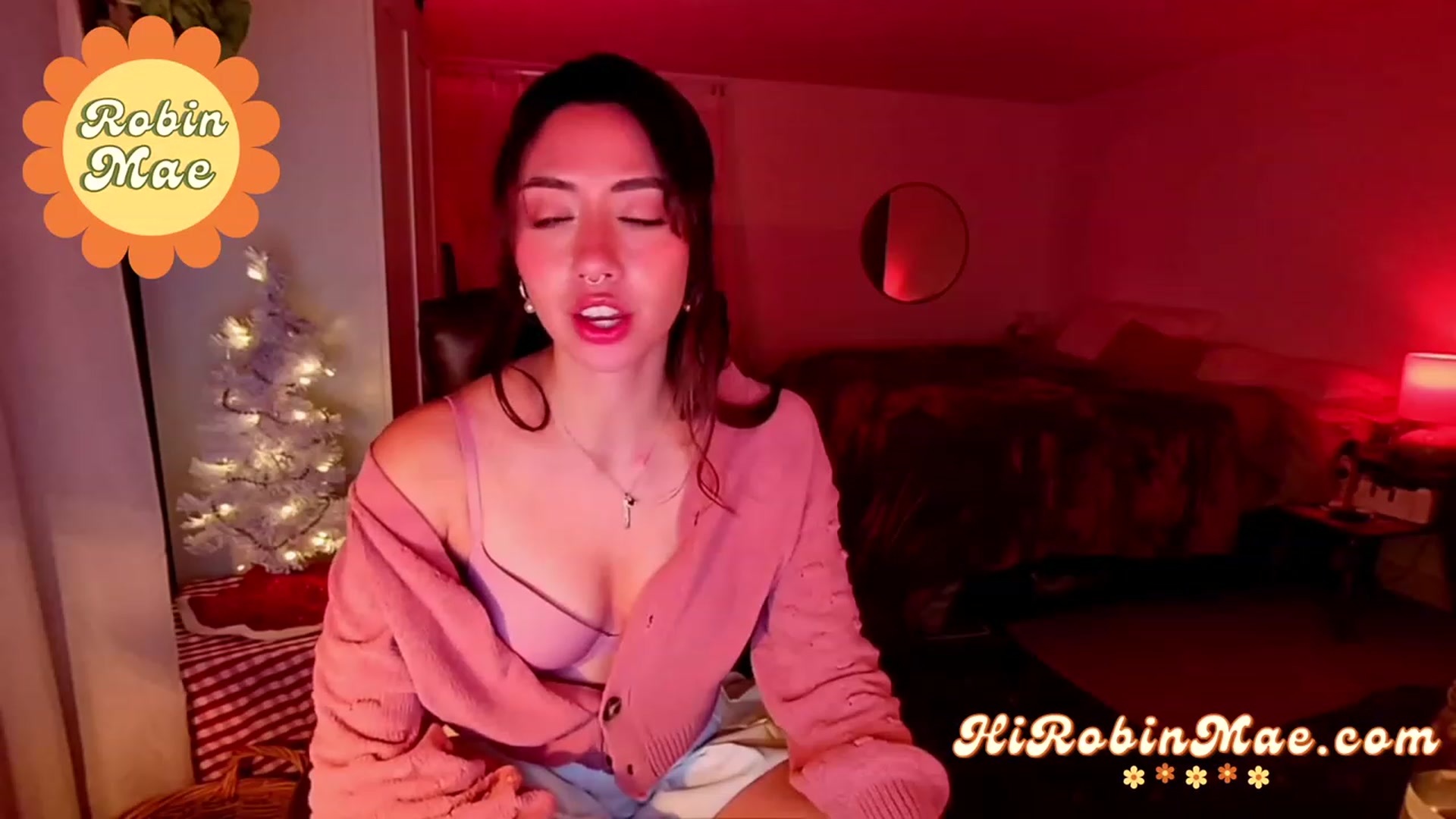 Gallery image thumbnail from RobinMae's myfreecams stream on, 12/29/2022, 06:09 image 12 of 20