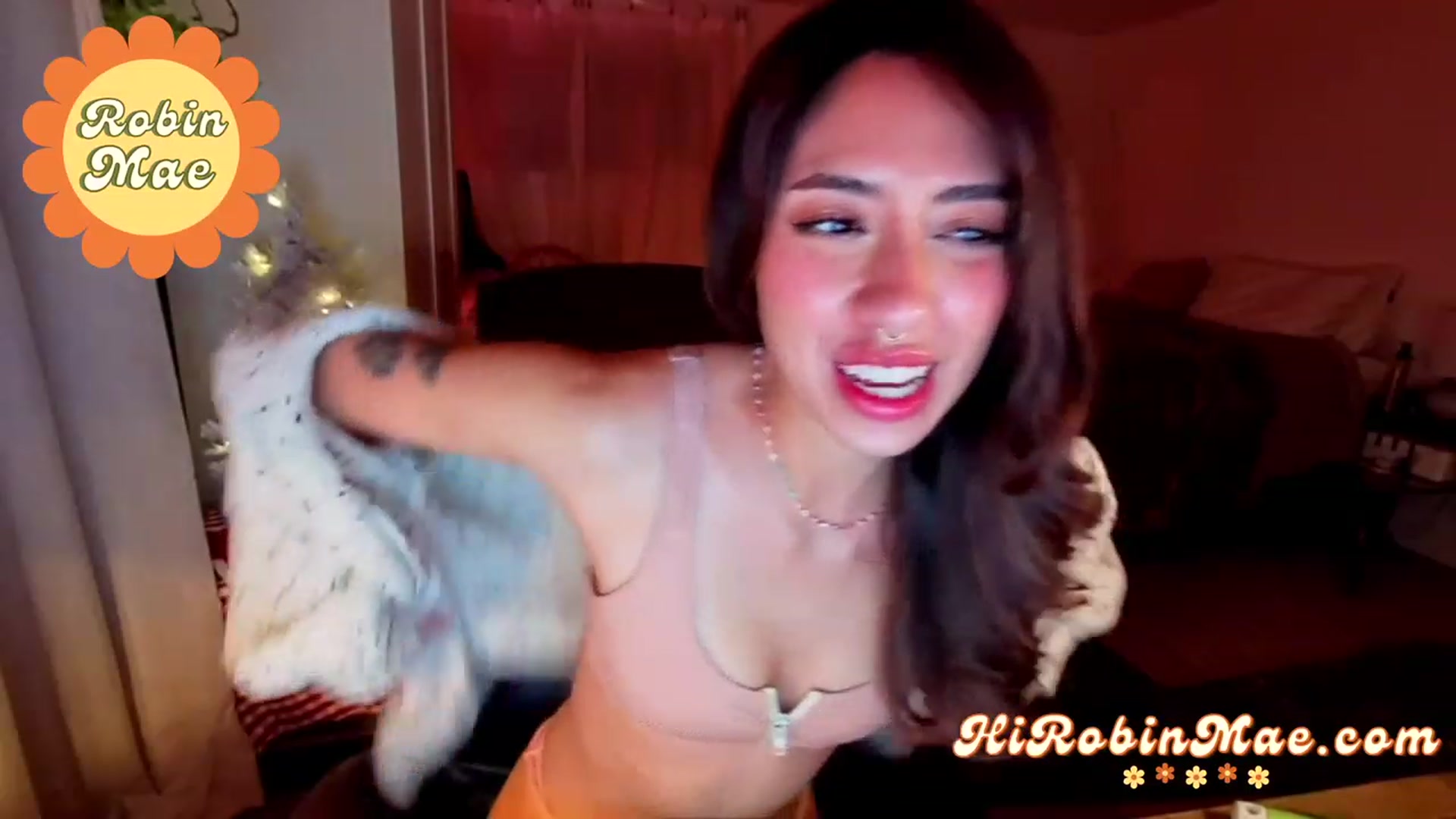 Gallery image thumbnail from RobinMae's myfreecams stream on, 12/30/2022, 07:33 image 9 of 20