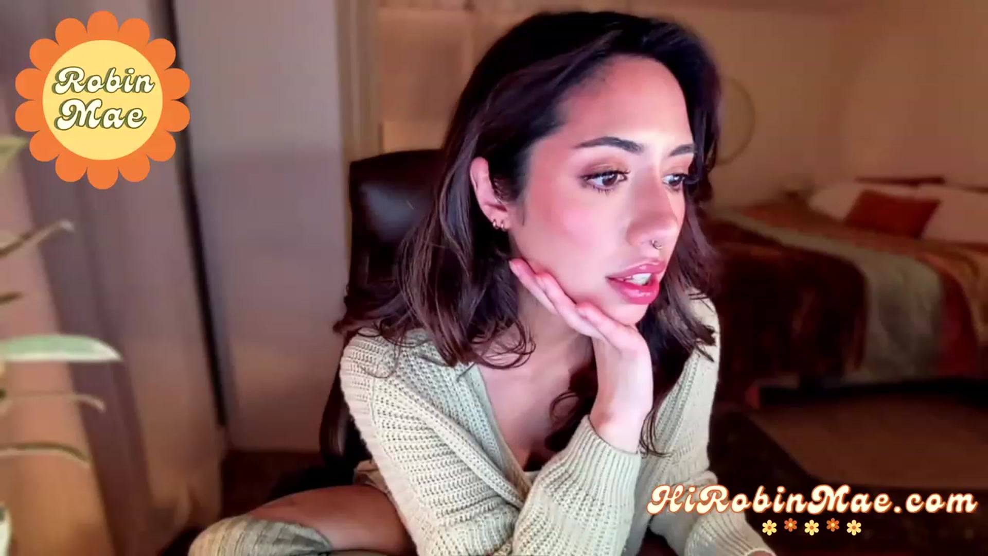 Gallery image thumbnail from RobinMae's myfreecams stream on, 01/04/2023, 04:35 image 7 of 20
