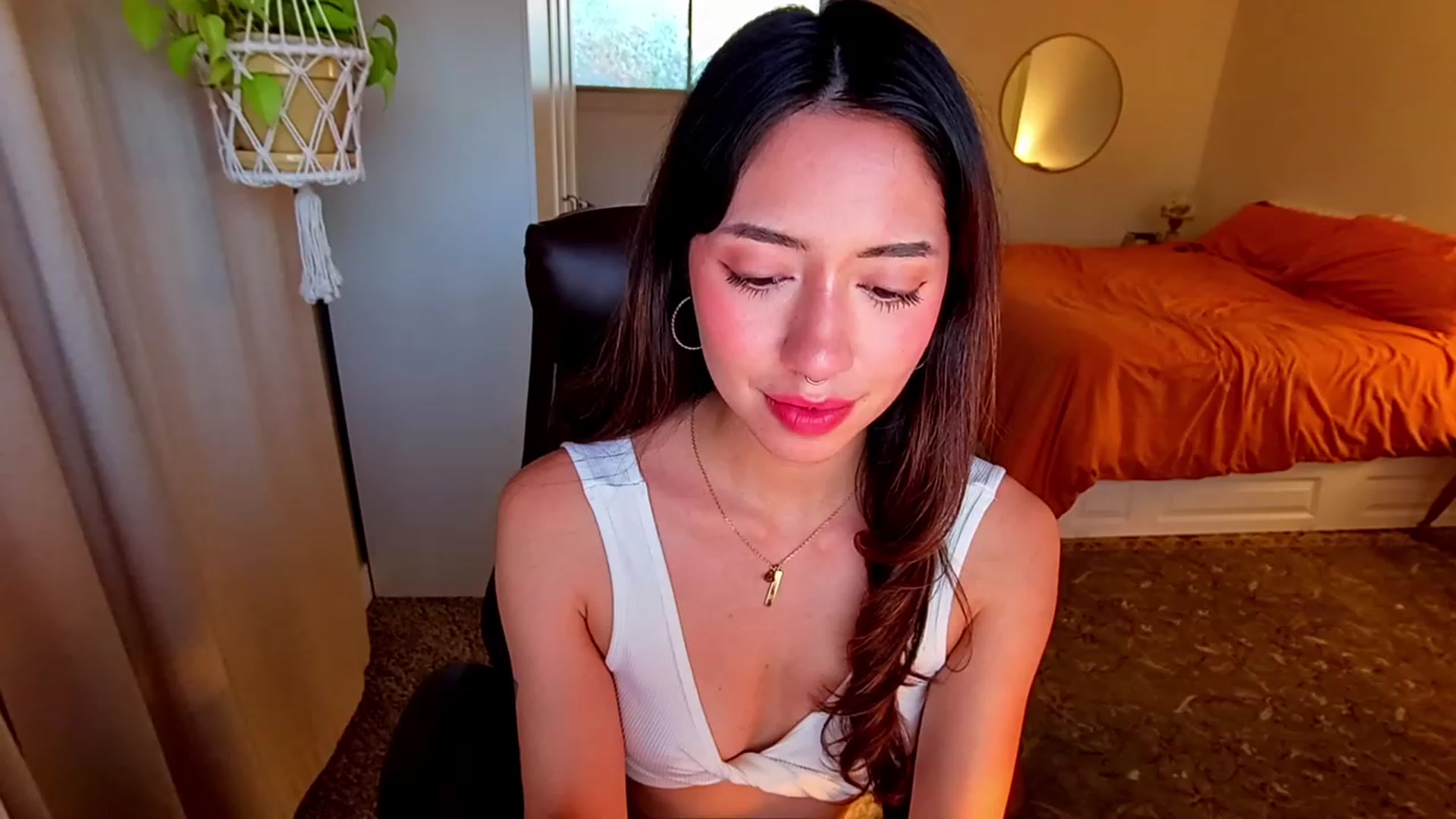 Gallery image thumbnail from RobinMae's myfreecams stream on, 05/17/2023, 03:43 image 20 of 20