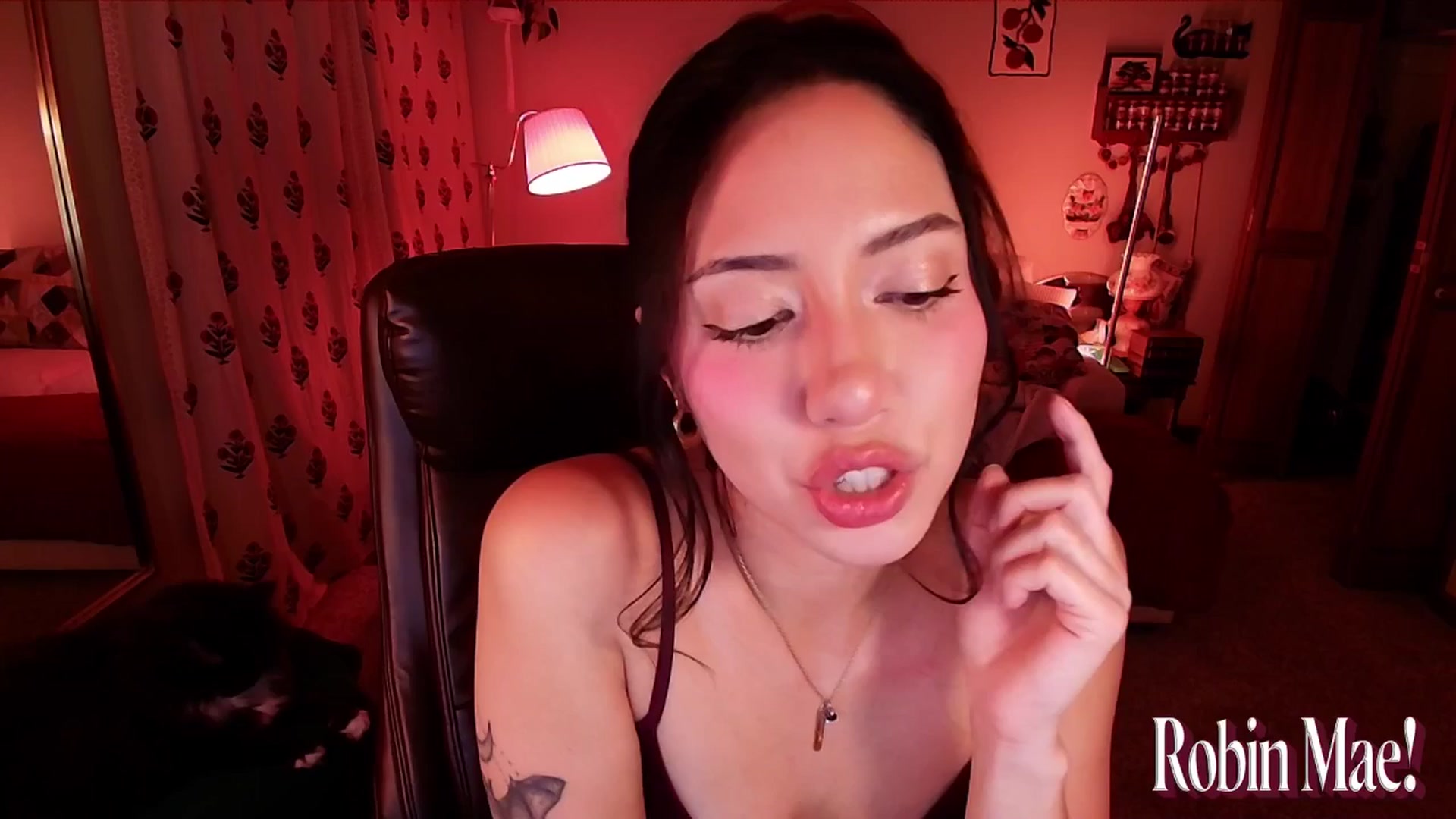 Gallery image thumbnail from RobinMae's myfreecams stream on, 11/19/2025, 05:27 image 20 of 20