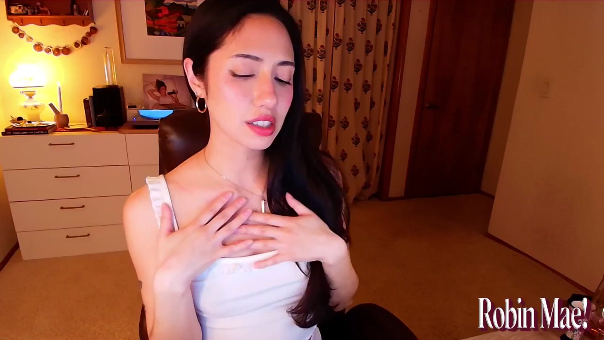 Gallery image thumbnail from RobinMae's myfreecams stream on, 04/03/2026, 04:37 image 14 of 20