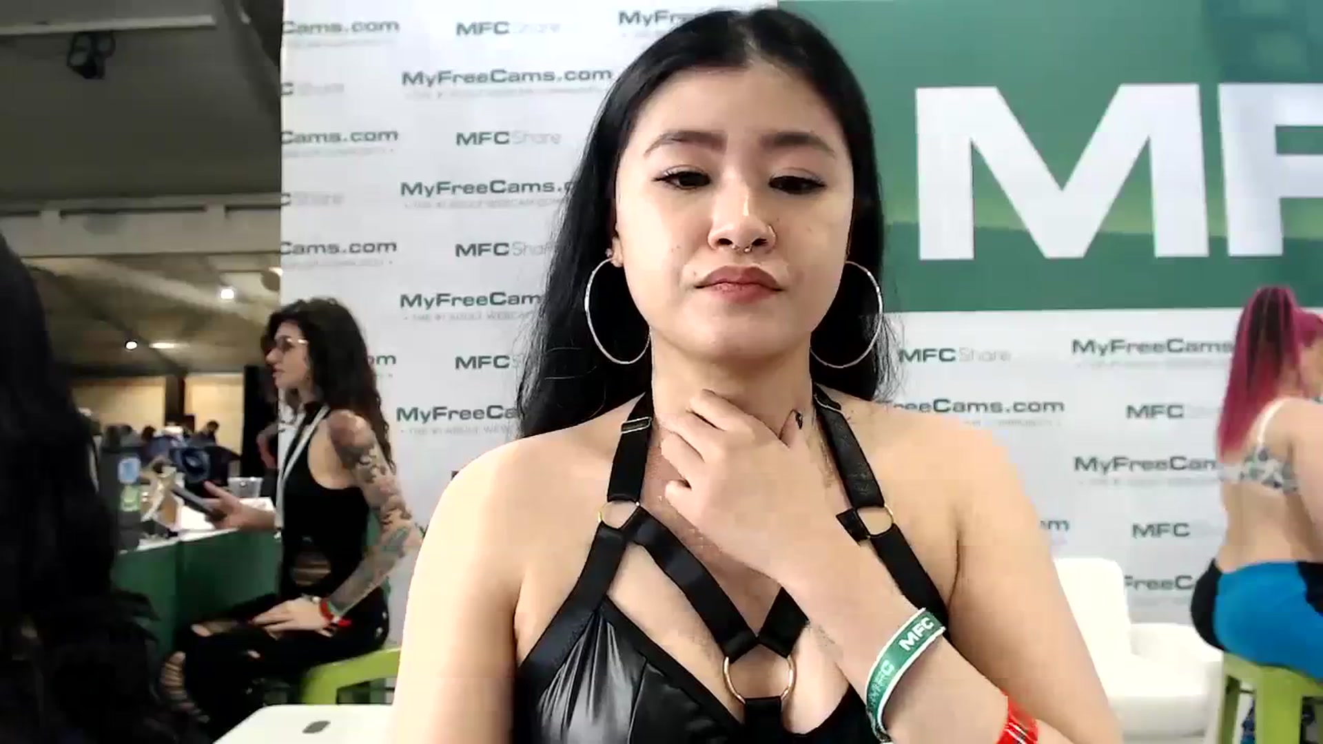 Gallery image thumbnail from RobinStella's myfreecams stream on, 01/25/2024, 03:45 image 11 of 20
