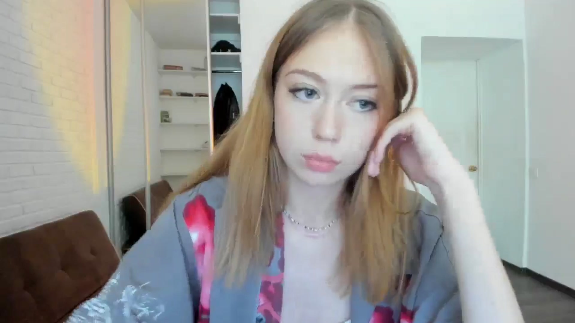 Gallery image thumbnail from RoboSasha's myfreecams stream on, 08/16/2024, 13:49 image 7 of 20