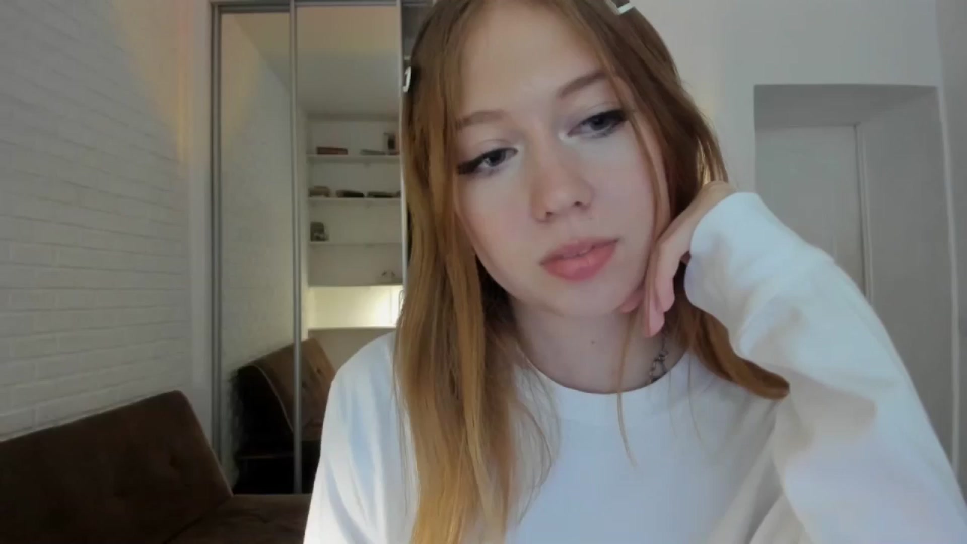 Gallery image thumbnail from RoboSasha's myfreecams stream on, 08/17/2024, 13:10 image 4 of 20