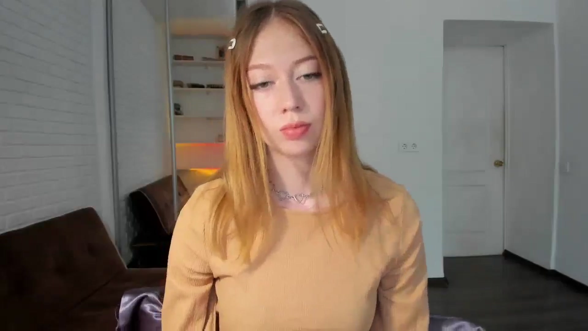 Gallery image thumbnail from RoboSasha's myfreecams stream on, 08/22/2024, 11:56 image 17 of 20