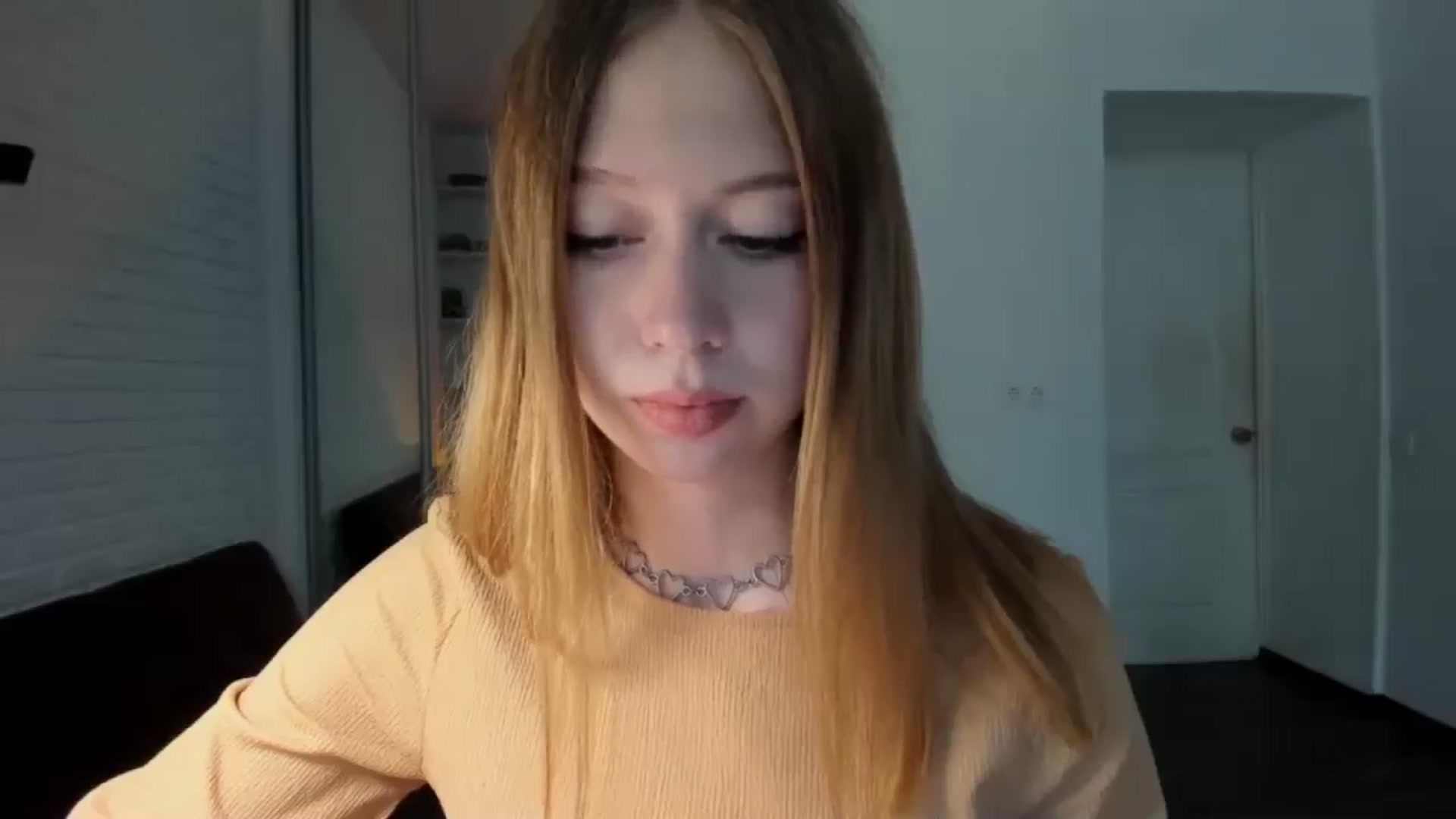 Gallery image thumbnail from RoboSasha's myfreecams stream on, 08/26/2024, 13:46 image 6 of 20
