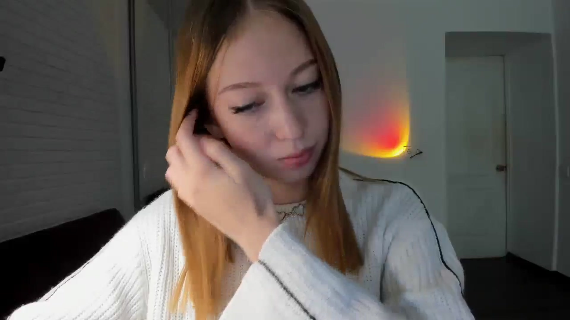 Gallery image thumbnail from RoboSasha's myfreecams stream on, 08/28/2024, 11:46 image 3 of 20
