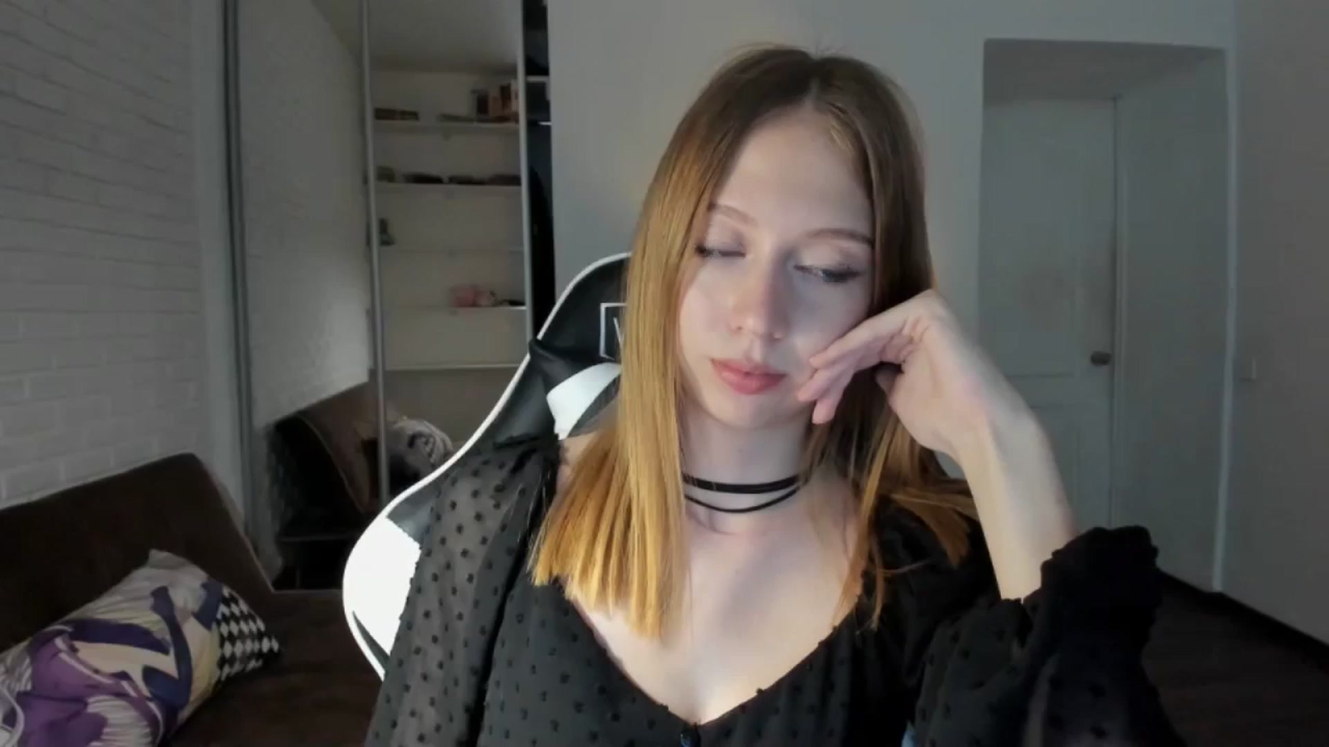 Gallery image thumbnail from RoboSasha's myfreecams stream on, 08/30/2024, 15:29 image 8 of 20