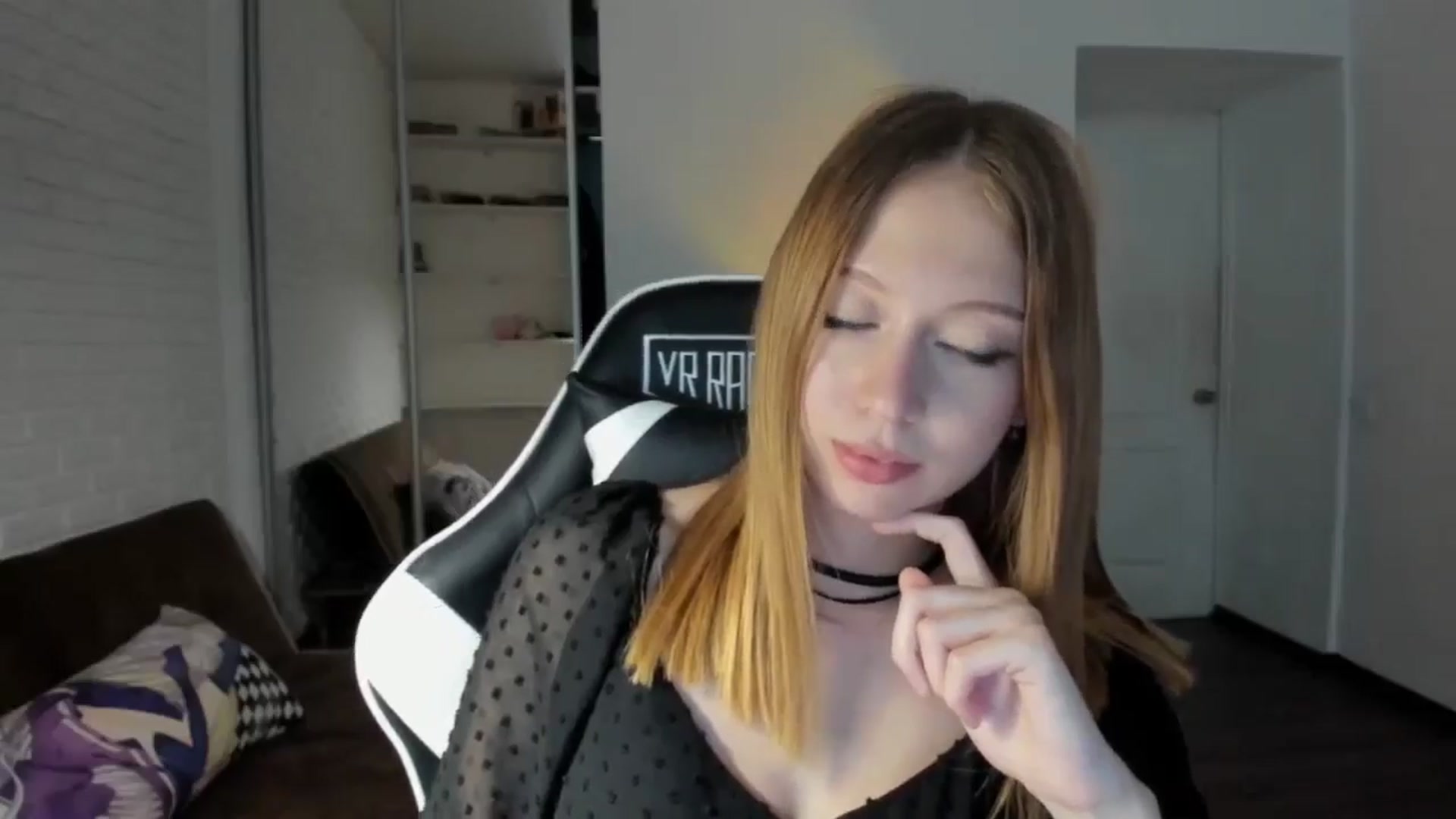 Gallery image thumbnail from RoboSasha's myfreecams stream on, 08/30/2024, 15:29 image 10 of 20
