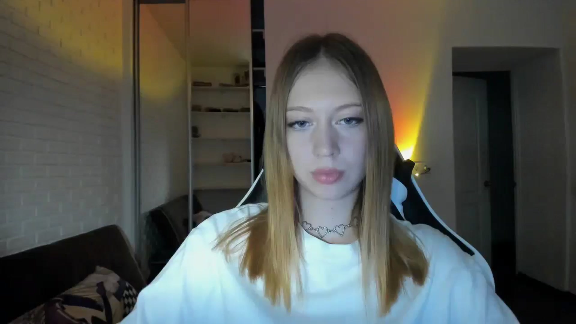 Gallery image thumbnail from RoboSasha's myfreecams stream on, 08/31/2024, 16:22 image 4 of 20
