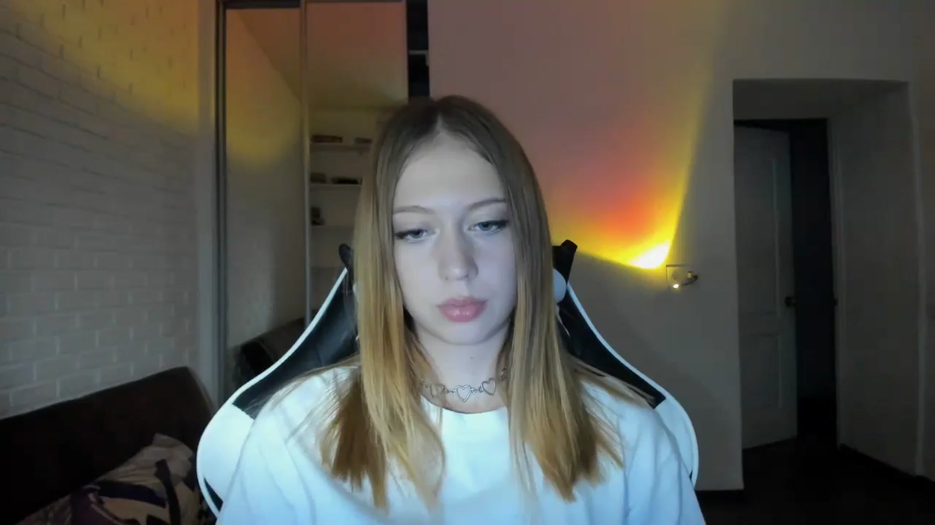 Gallery image thumbnail from RoboSasha's myfreecams stream on, 08/31/2024, 16:22 image 9 of 20