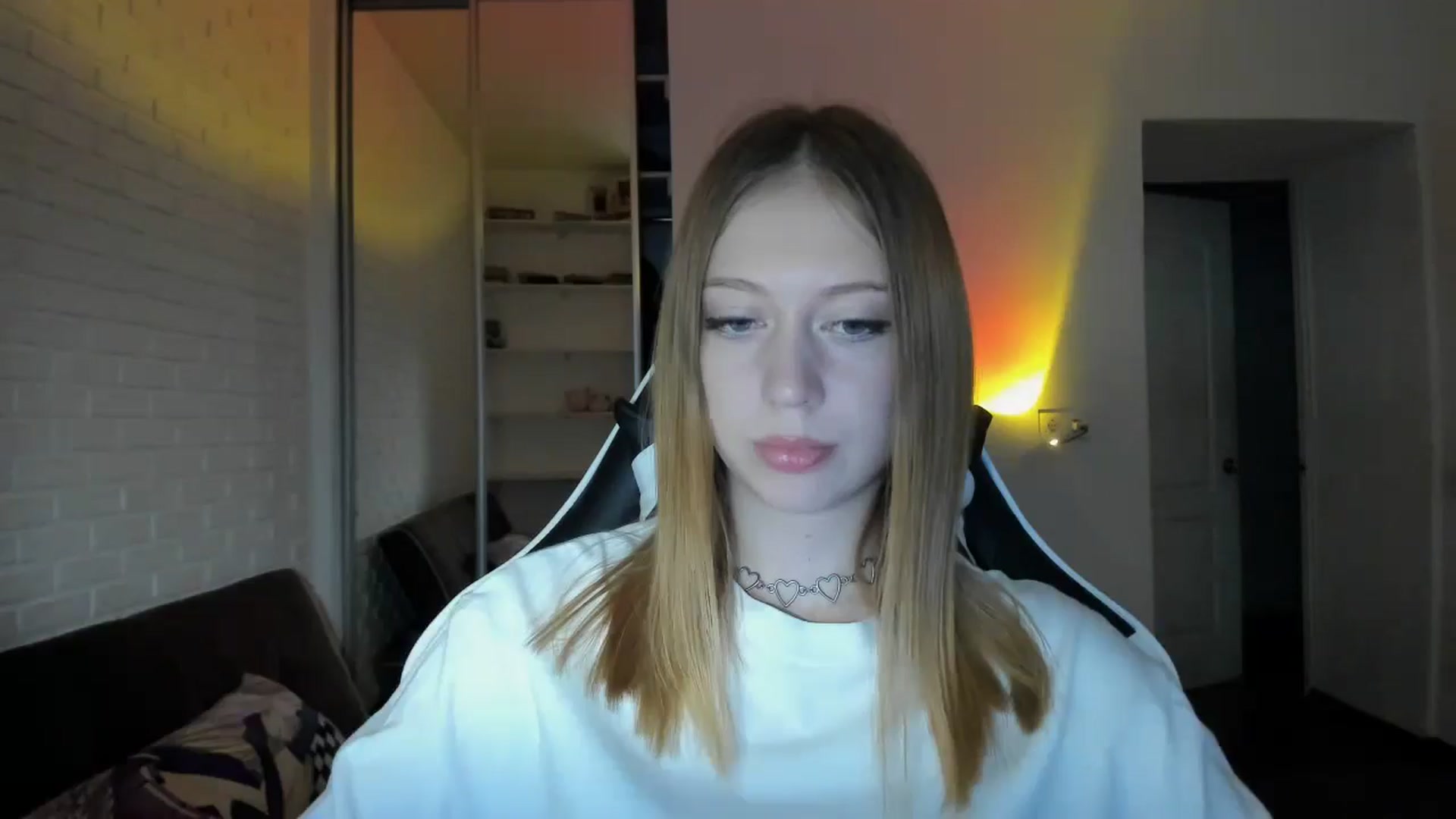 Gallery image thumbnail from RoboSasha's myfreecams stream on, 08/31/2024, 16:22 image 5 of 20