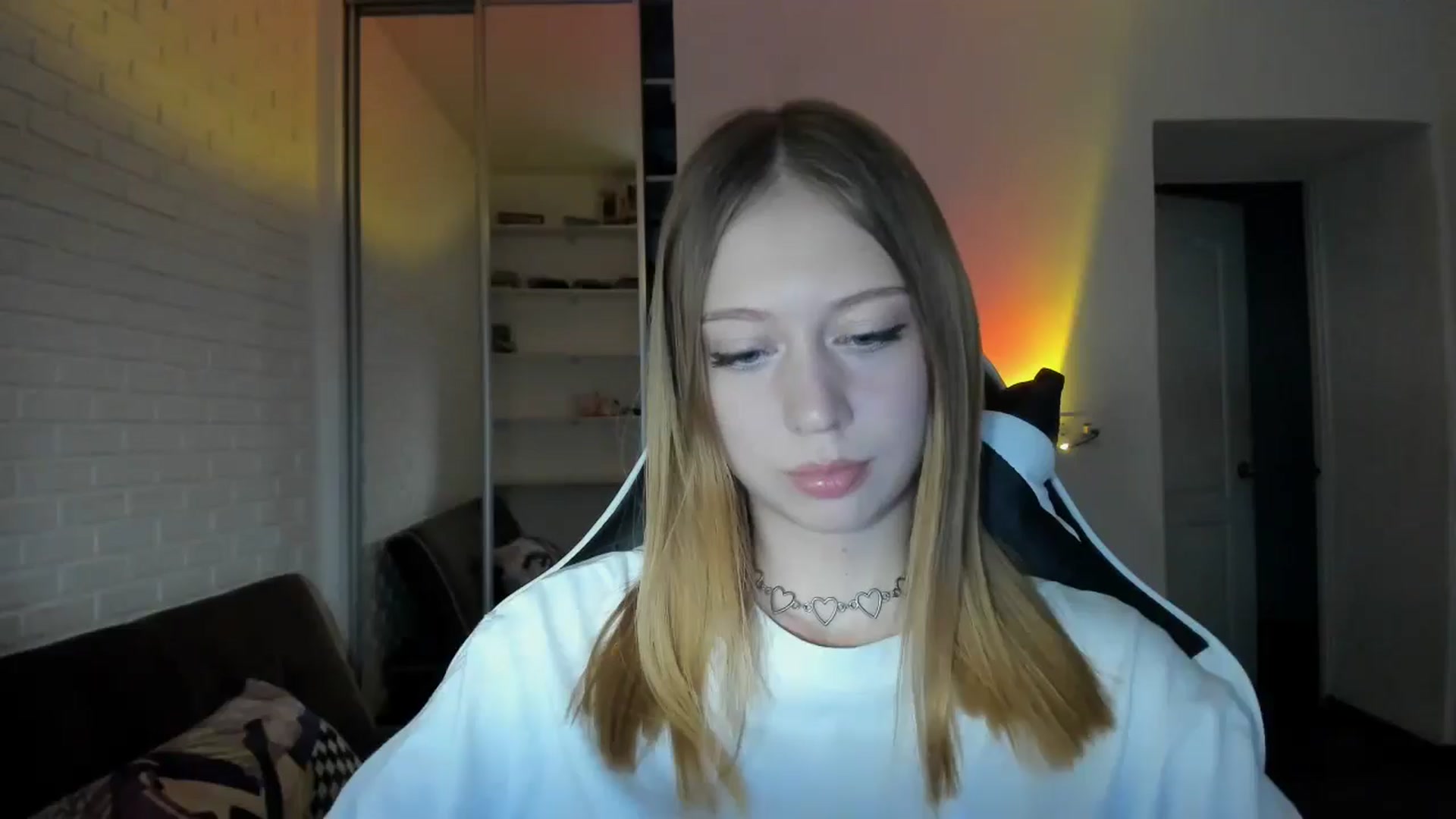 Gallery image thumbnail from RoboSasha's myfreecams stream on, 08/31/2024, 16:22 image 20 of 20