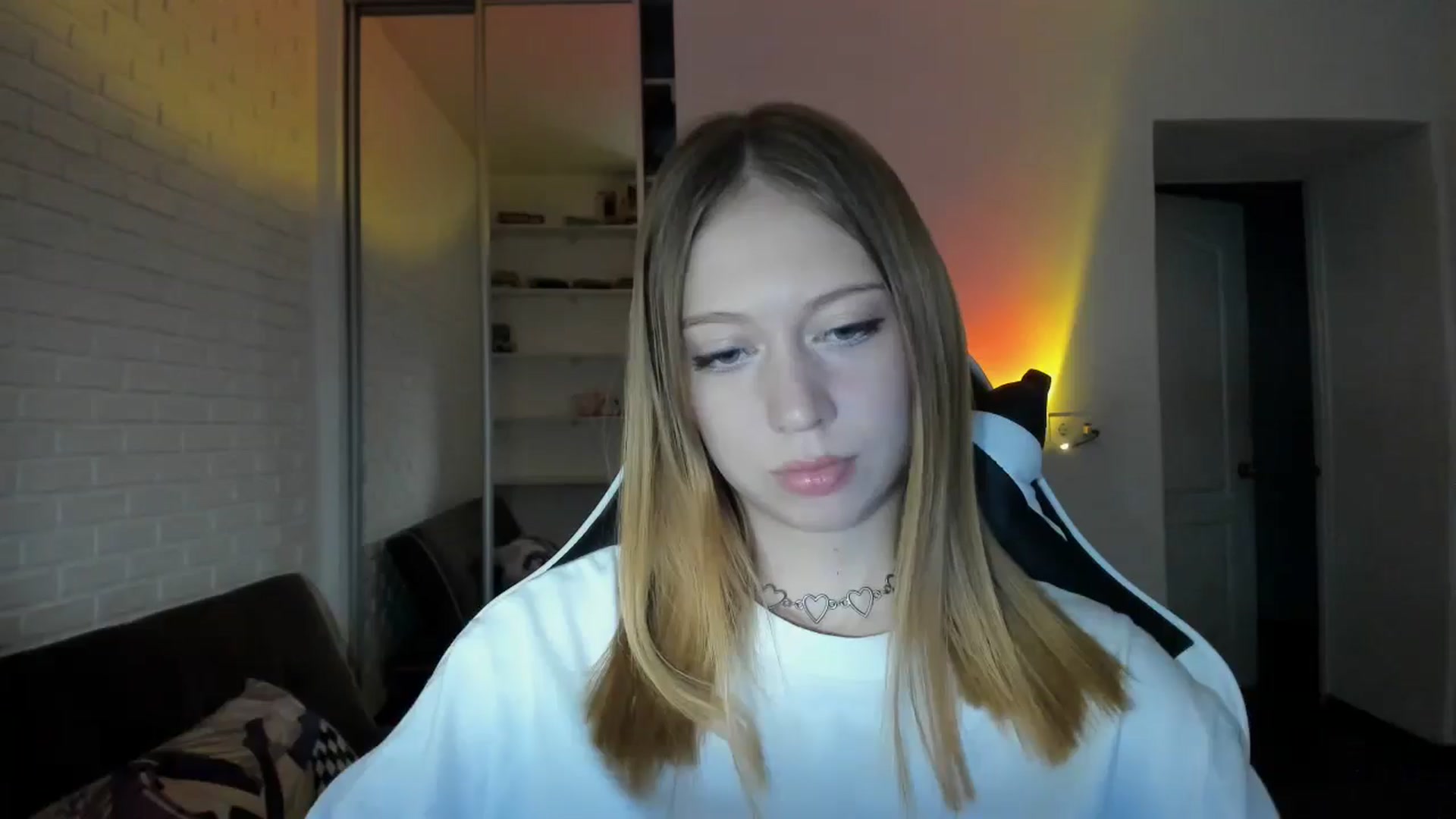 Gallery image thumbnail from RoboSasha's myfreecams stream on, 08/31/2024, 16:22 image 18 of 20