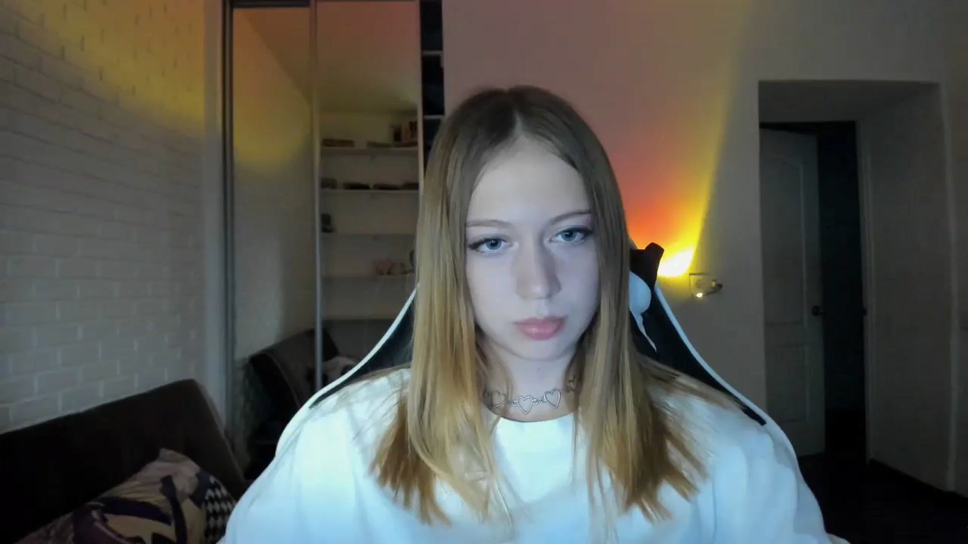 Gallery image thumbnail from RoboSasha's myfreecams stream on, 08/31/2024, 16:22 image 8 of 20