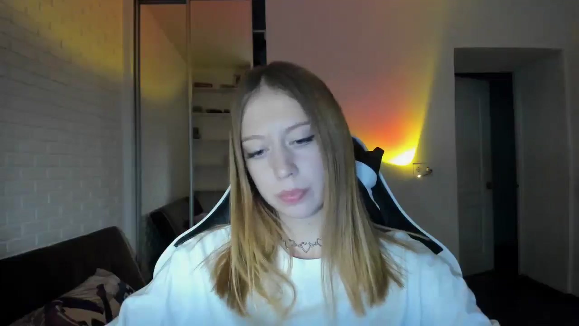 Gallery image thumbnail from RoboSasha's myfreecams stream on, 08/31/2024, 16:22 image 10 of 20