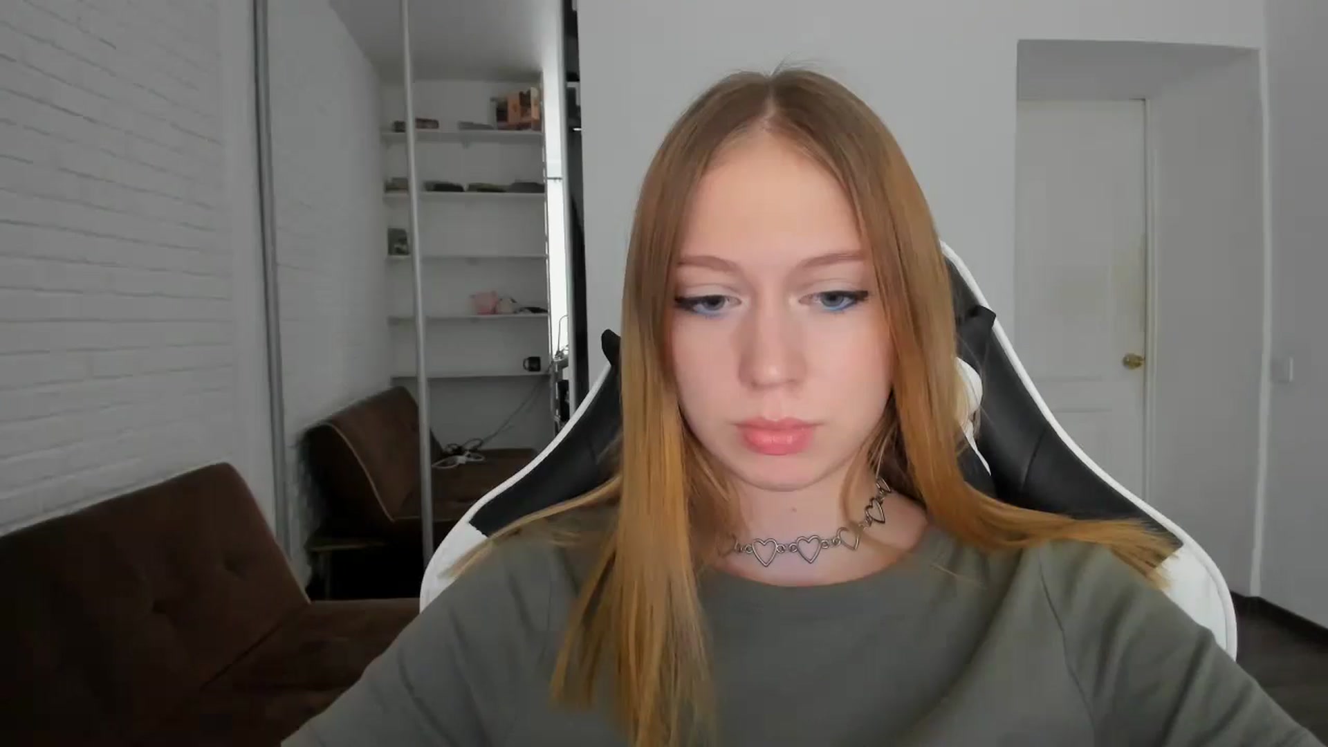 Gallery image thumbnail from RoboSasha's myfreecams stream on, 09/02/2024, 12:45 image 12 of 20