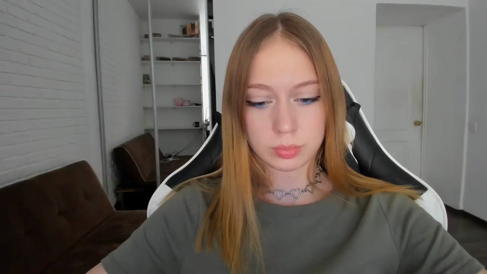 Gallery image thumbnail from RoboSasha's myfreecams stream on, 09/02/2024, 12:45 image 14 of 20
