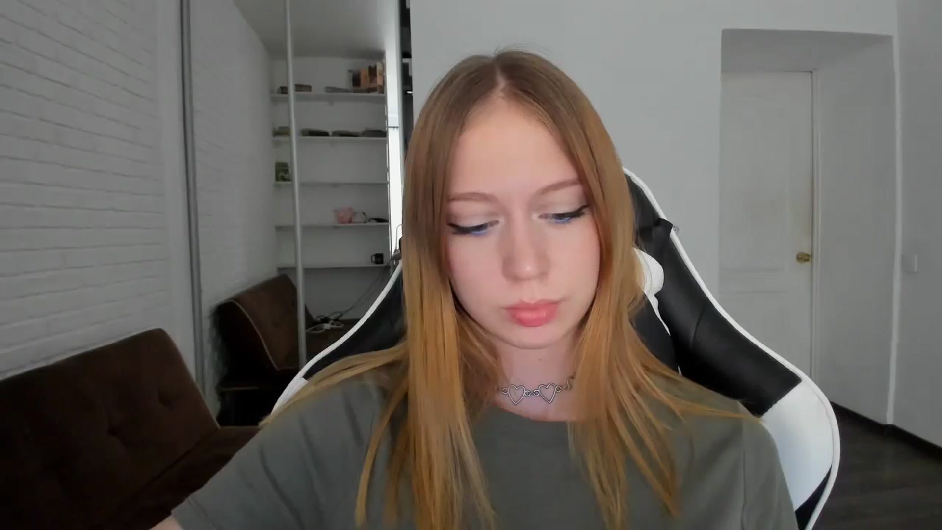 Gallery image thumbnail from RoboSasha's myfreecams stream on, 09/02/2024, 12:45 image 7 of 20