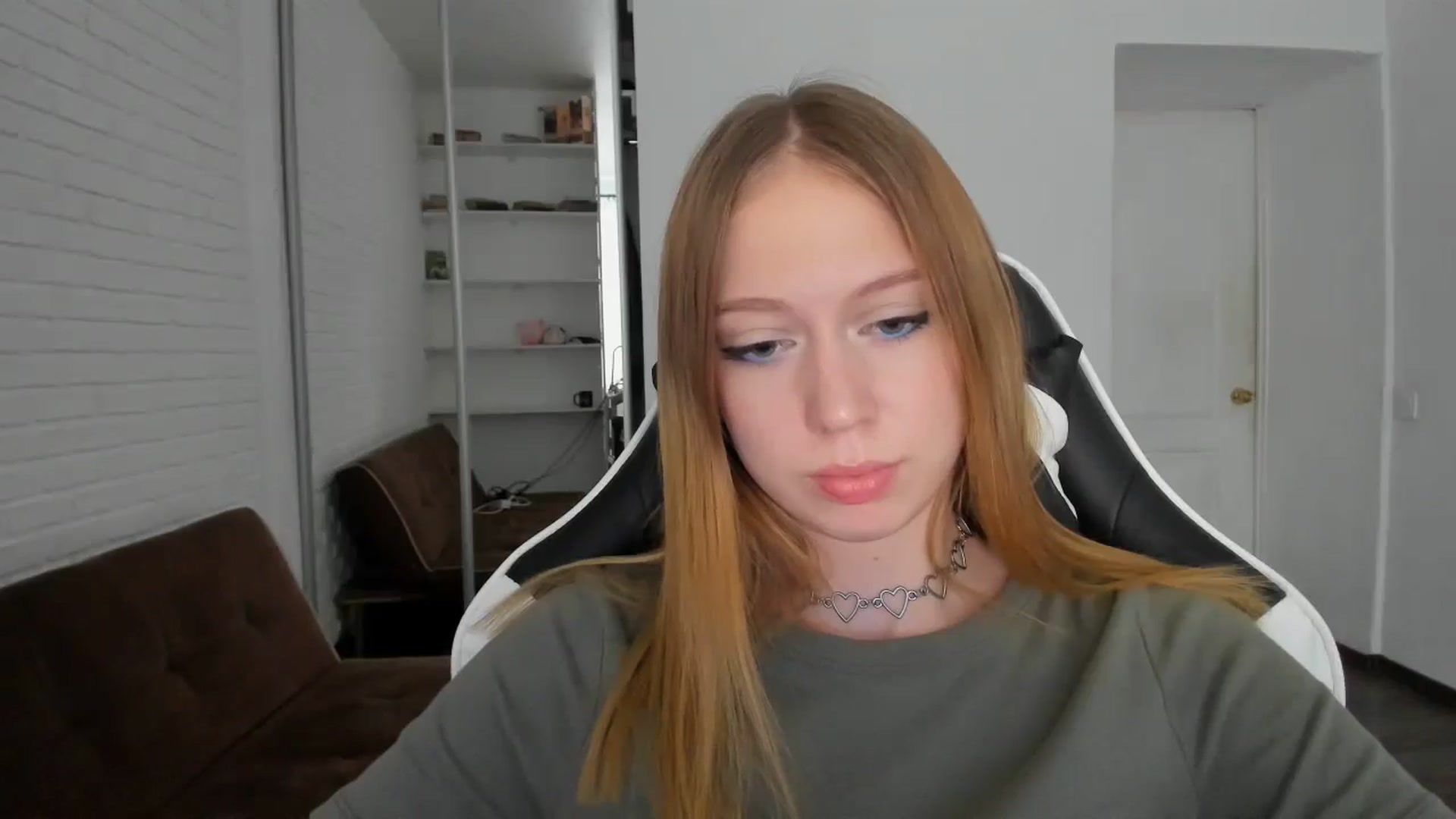 Gallery image thumbnail from RoboSasha's myfreecams stream on, 09/02/2024, 12:45 image 13 of 20