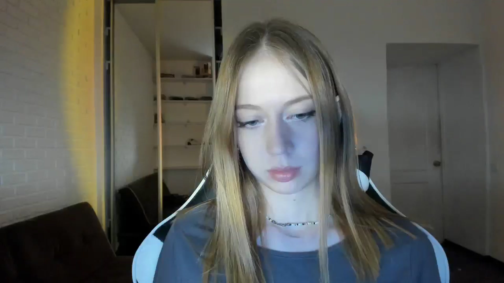 Gallery image thumbnail from RoboSasha's myfreecams stream on, 09/04/2024, 17:19 image 13 of 20