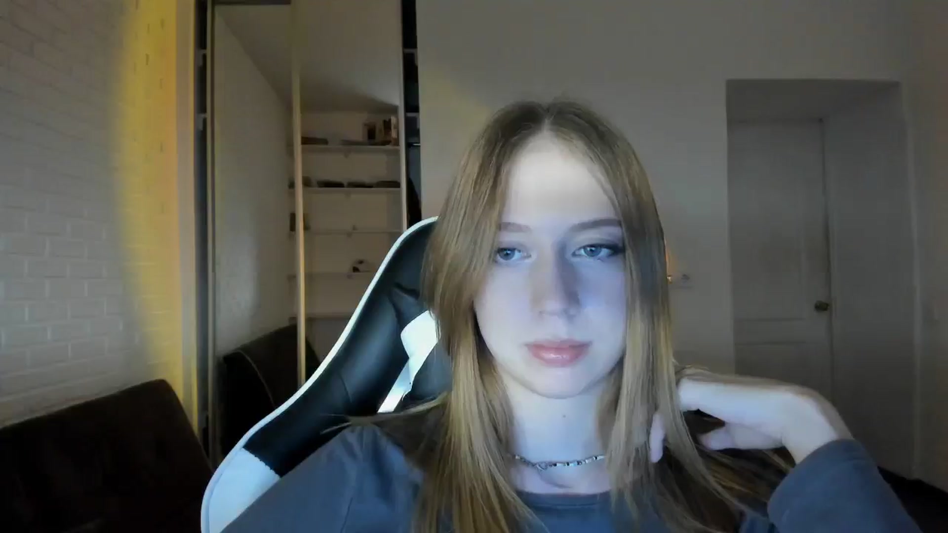 Gallery image thumbnail from RoboSasha's myfreecams stream on, 09/04/2024, 17:19 image 8 of 20