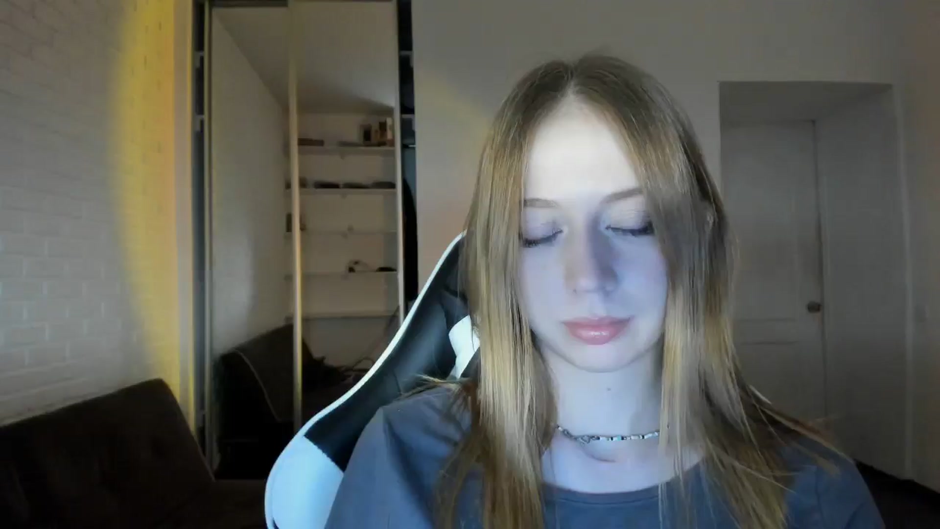 Gallery image thumbnail from RoboSasha's myfreecams stream on, 09/04/2024, 17:19 image 17 of 20