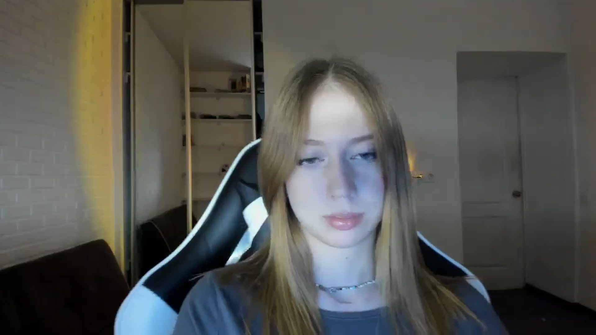 Gallery image thumbnail from RoboSasha's myfreecams stream on, 09/04/2024, 17:19 image 3 of 20