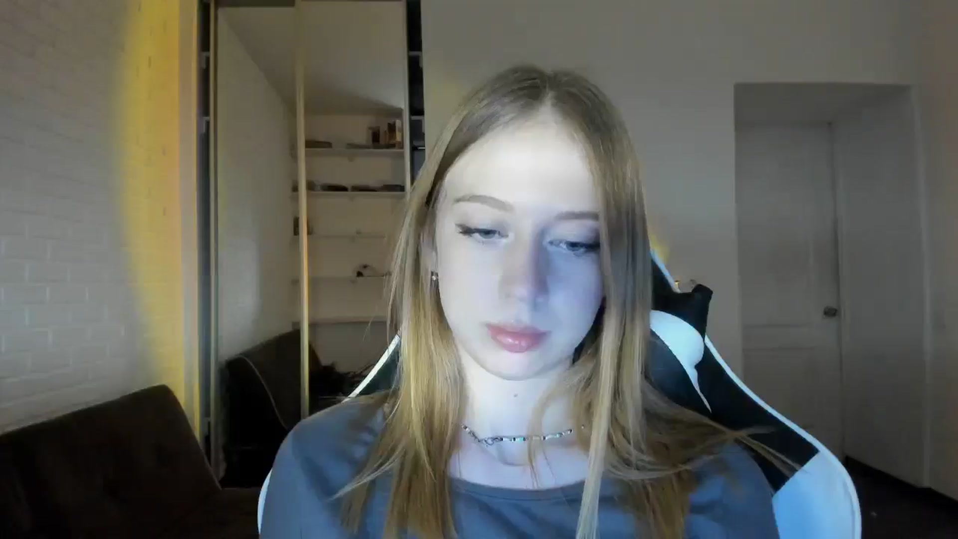 Gallery image thumbnail from RoboSasha's myfreecams stream on, 09/04/2024, 17:19 image 18 of 20