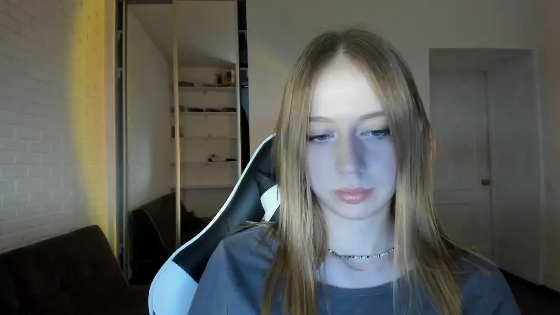 Gallery image thumbnail from RoboSasha's myfreecams stream on, 09/04/2024, 17:19 image 15 of 20