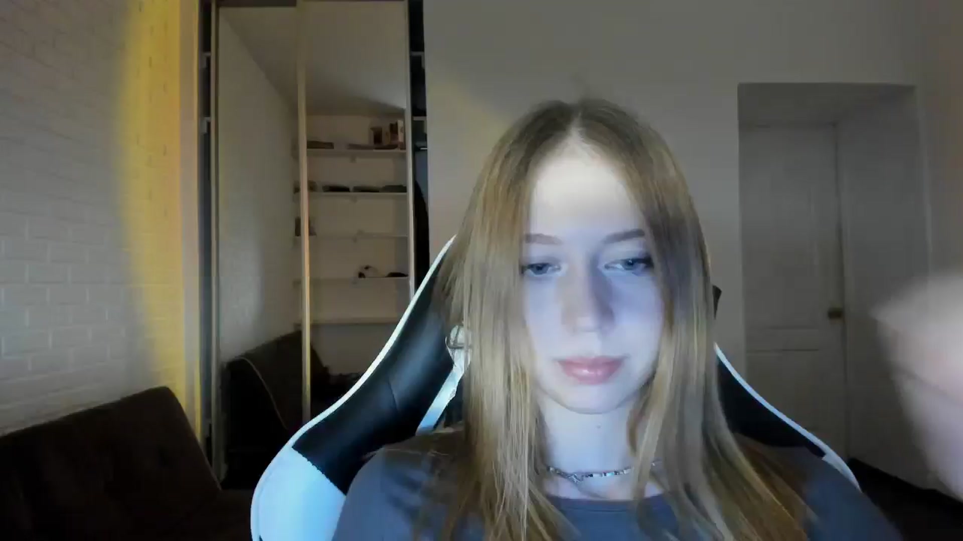 Gallery image thumbnail from RoboSasha's myfreecams stream on, 09/04/2024, 17:19 image 5 of 20