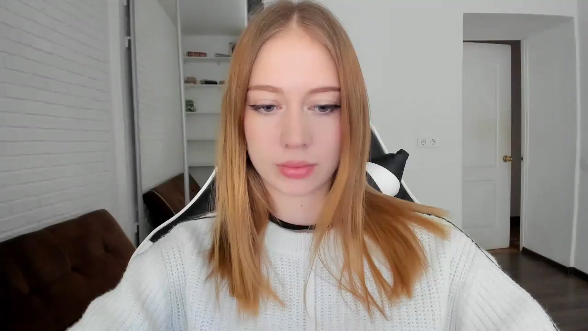 Gallery image thumbnail from RoboSasha's myfreecams stream on, 09/05/2024, 12:10 image 6 of 20
