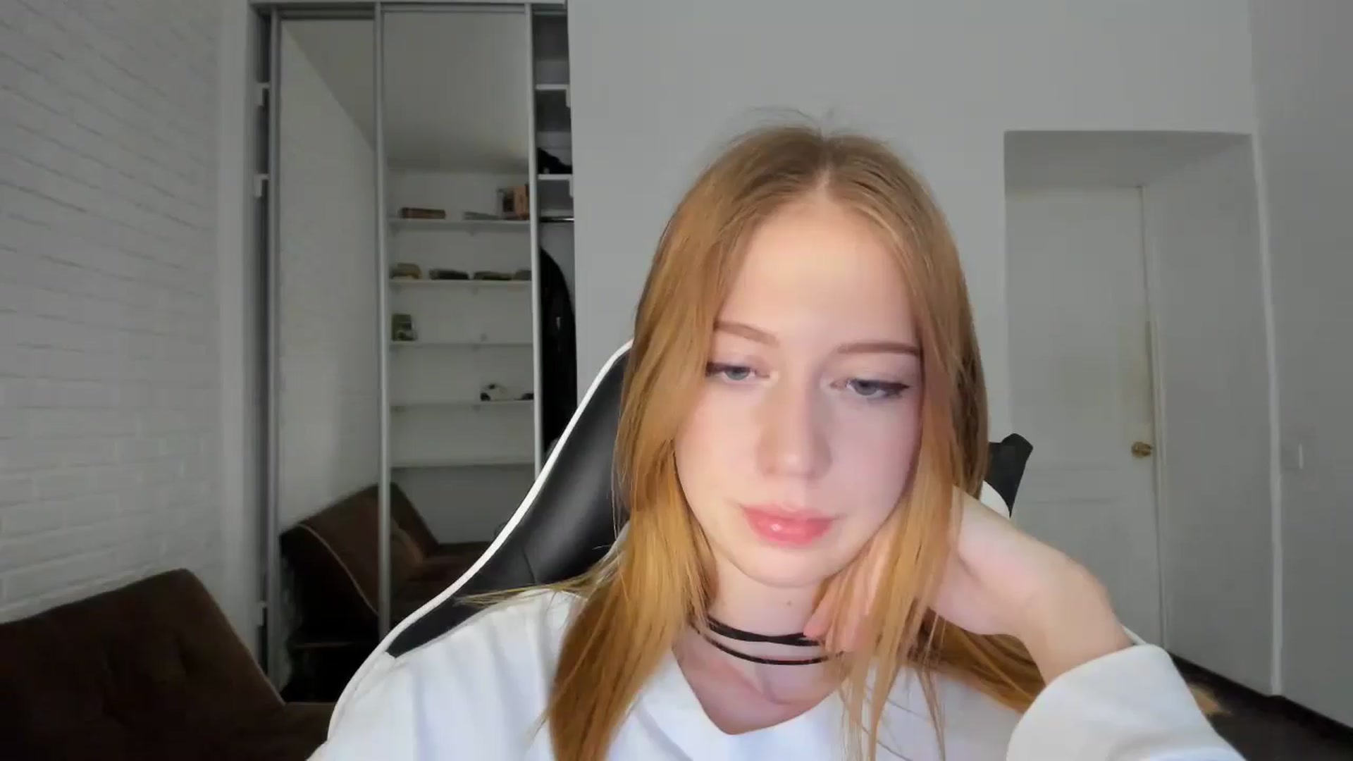 Gallery image thumbnail from RoboSasha's myfreecams stream on, 09/05/2024, 15:01 image 9 of 20