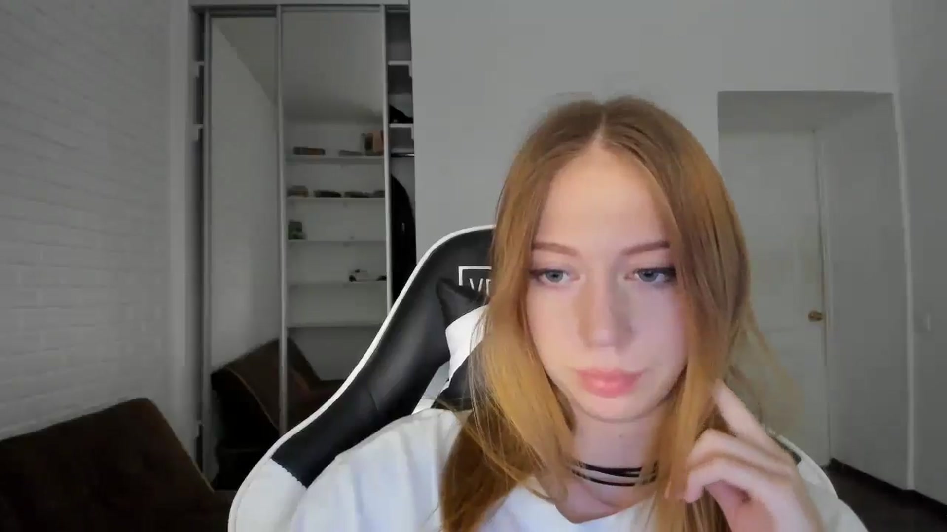 Gallery image thumbnail from RoboSasha's myfreecams stream on, 09/05/2024, 15:01 image 15 of 20