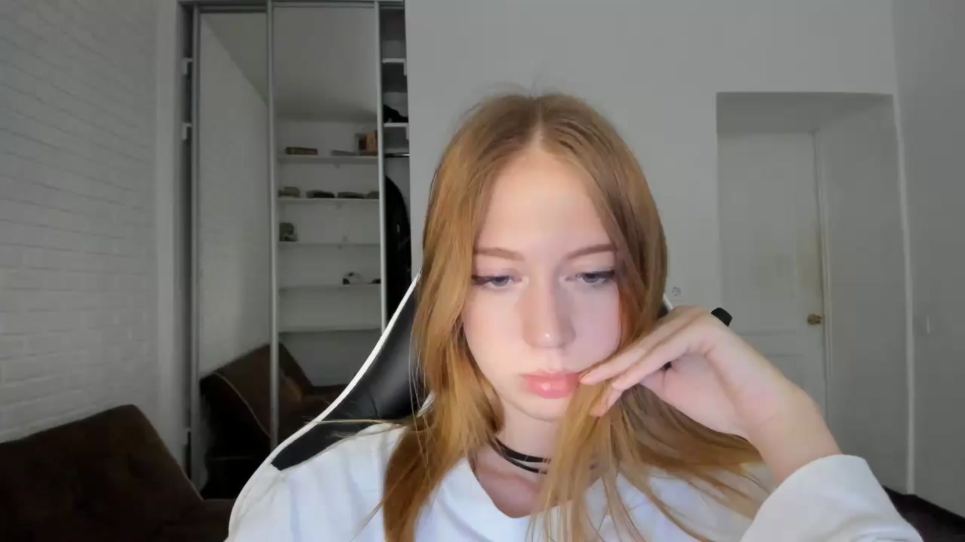 Gallery image thumbnail from RoboSasha's myfreecams stream on, 09/05/2024, 15:01 image 10 of 20