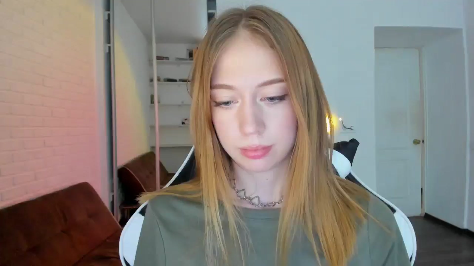 Gallery image thumbnail from RoboSasha's myfreecams stream on, 09/06/2024, 15:35 image 2 of 20