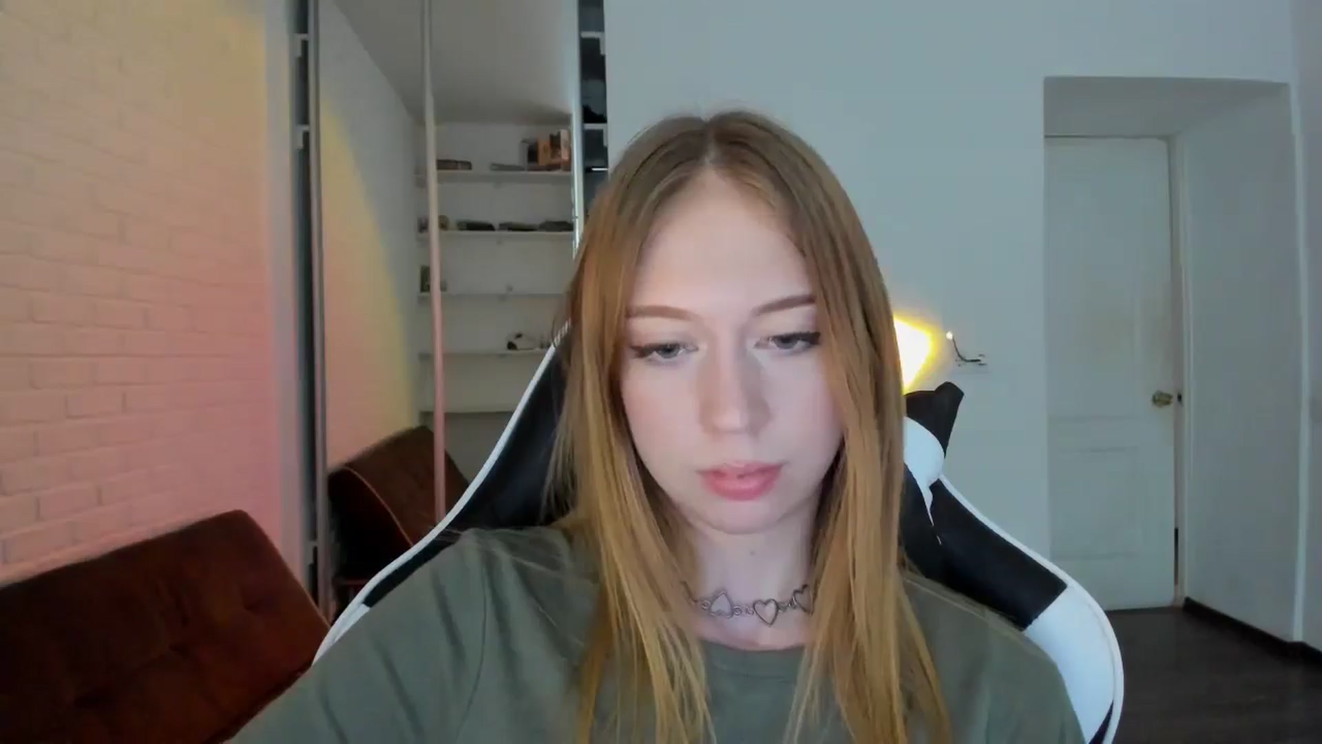 Gallery image thumbnail from RoboSasha's myfreecams stream on, 09/06/2024, 15:35 image 7 of 20